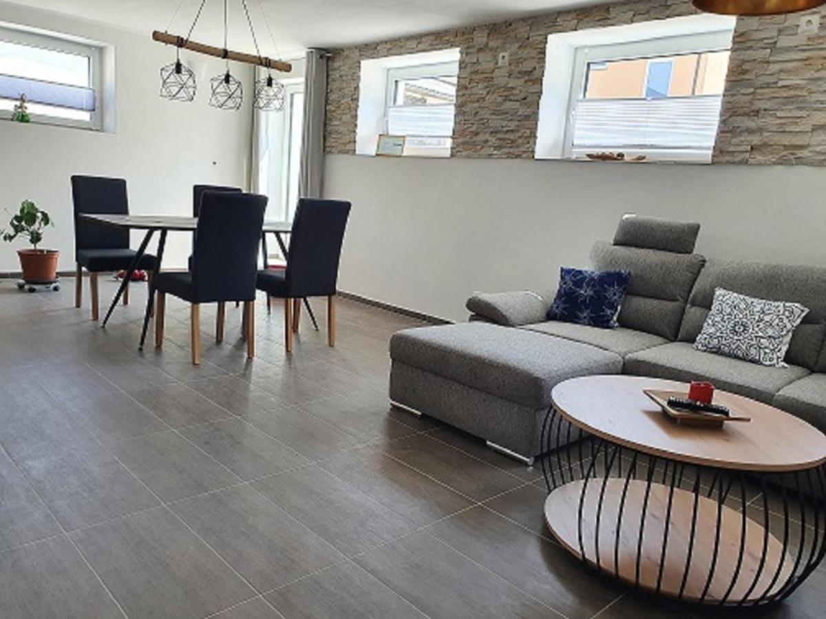 Ferienwohnung Schertel - Dorsbrunn プラインフェルト エクステリア 写真